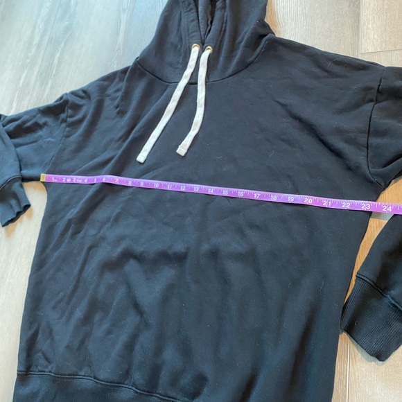 SUPER buttery SOFT basic black hoodie medium - Picture 7 of 12